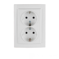 Розетка подвійна із заземленням 16 А Enzo Білий