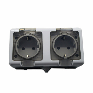 Розетка двойная с заземлением и крышкой IP54 Серый