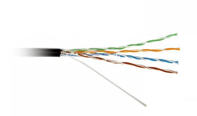 Вита пара ДКЗ FTP Cat.5Е 4PR Cu 0.48 мм PE Outdoor 305 м. (З дротом)